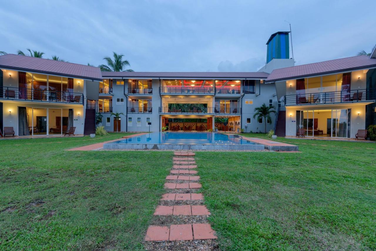 Tara Watergate Hotel Tissamaharama Exterior foto