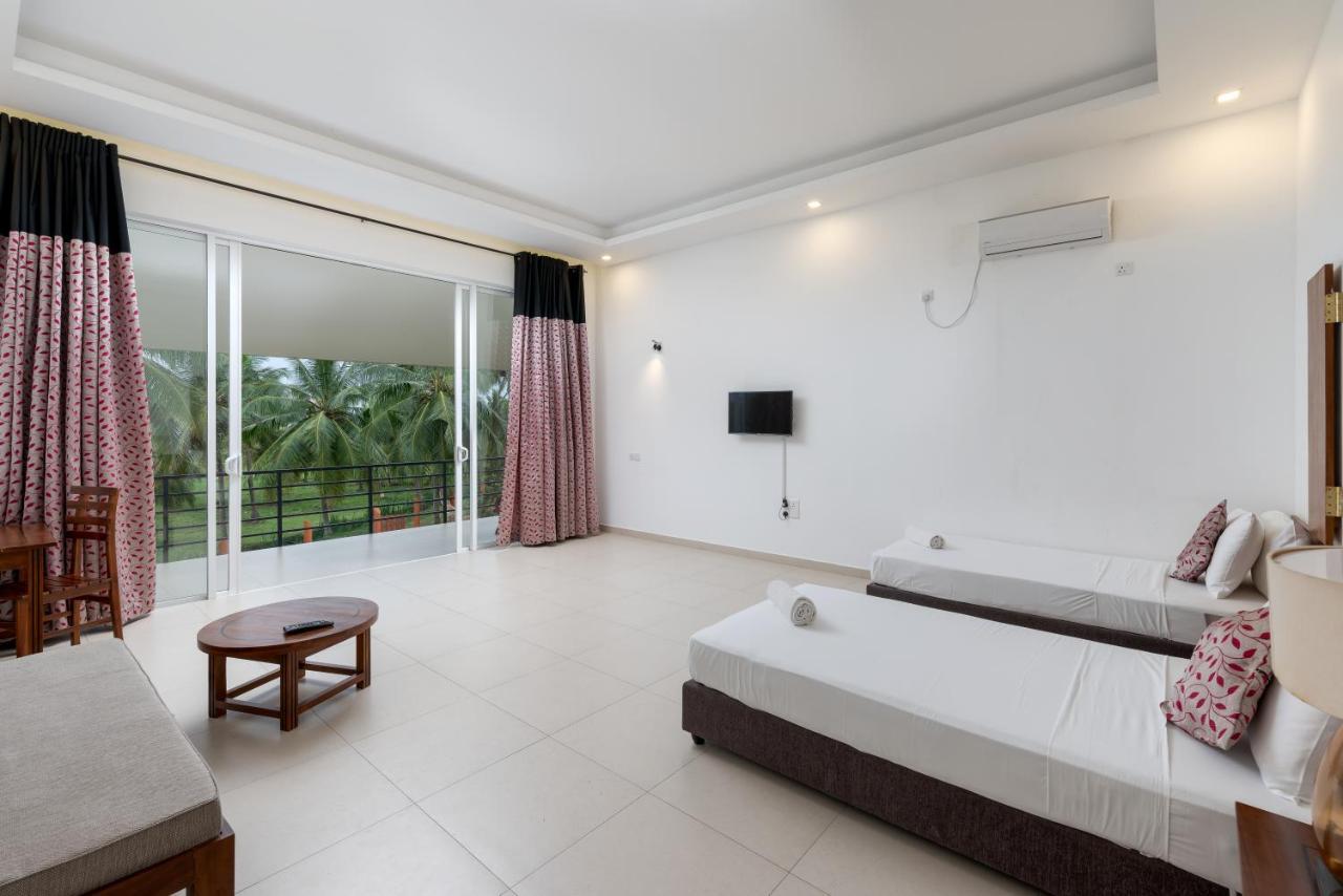 Tara Watergate Hotel Tissamaharama Exterior foto