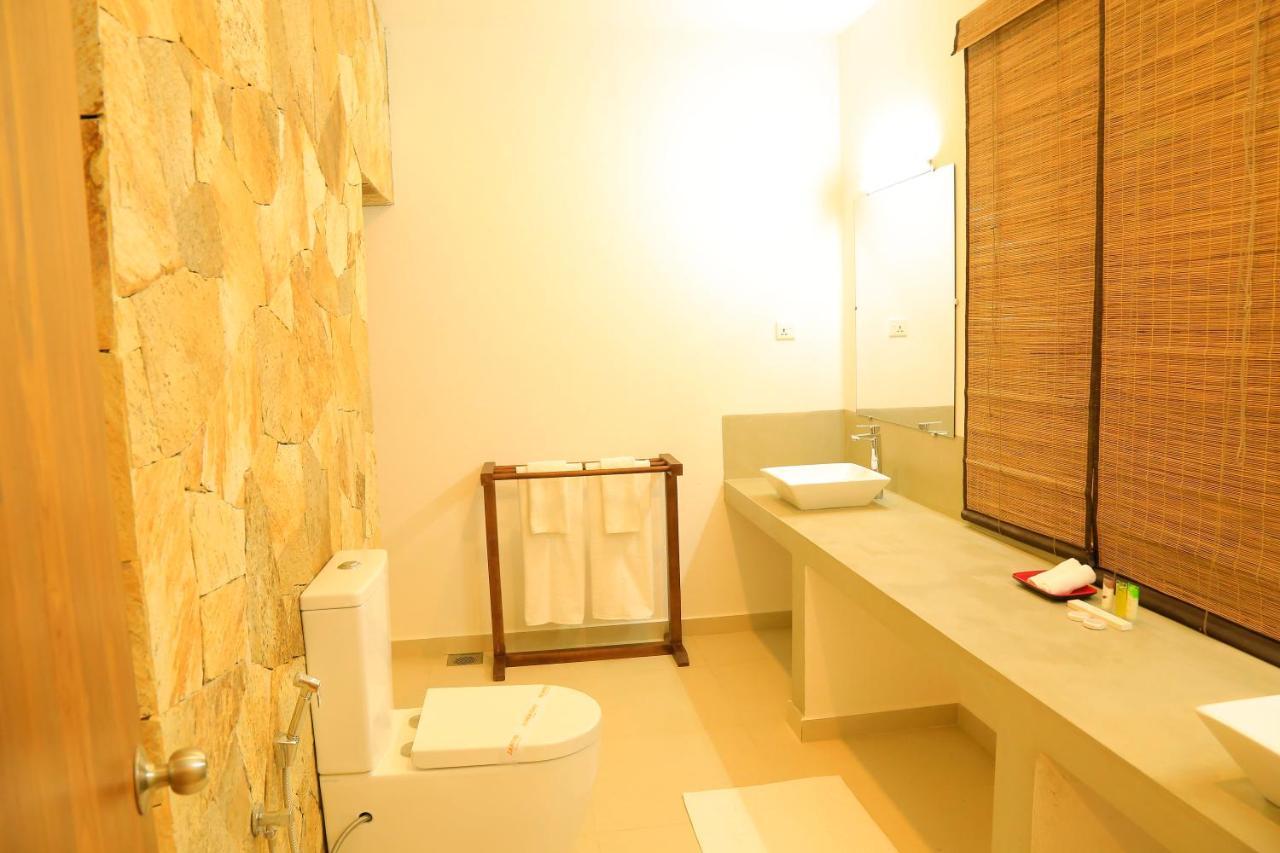 Tara Watergate Hotel Tissamaharama Exterior foto
